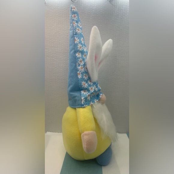 Flower Spring/Easter Bunny Gnome - Picture 4 of 10